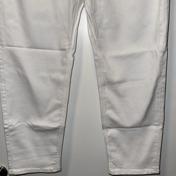 American Eagle Mom Jean - Picture 3 of 10